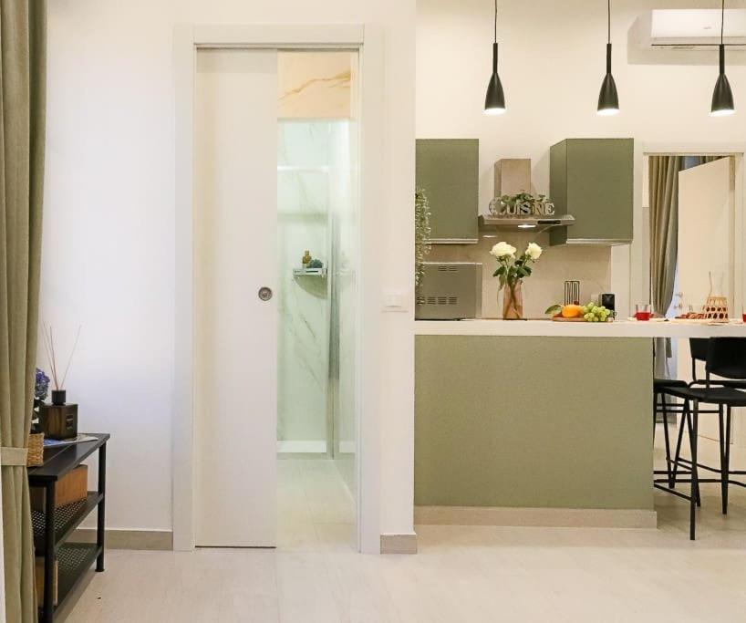 New Private Apt In Como A-C Self Check-In Екстериор снимка
